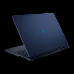 Alienware Aurora 16 1TB Indigo, vista trasera 3/4 izquierda: tapa azul índigo con logo alienígena y rejillas de ventilación