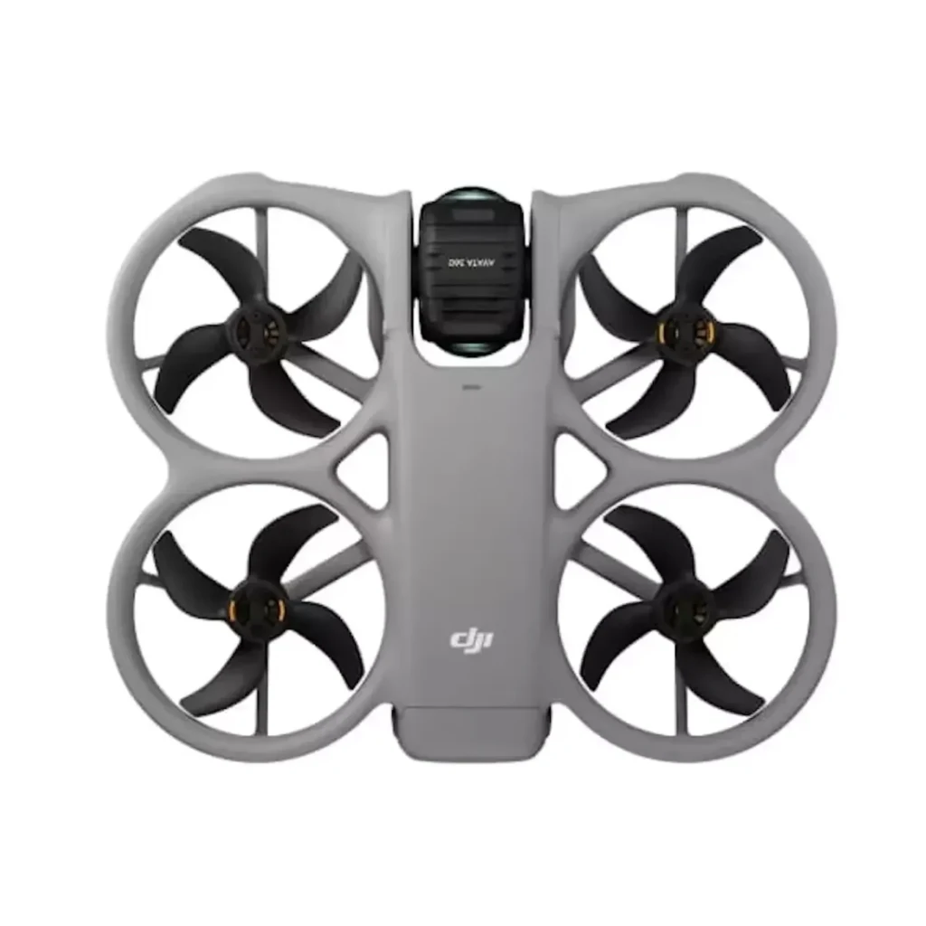 DJI Drone Avata 2 Fly More Combo 46GB, vista conjunto: drone, óculos FPV, controlo e duas baterias sobre fundo preto - Item3