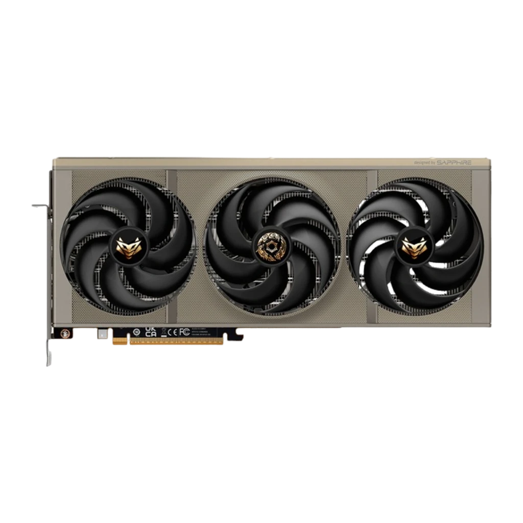 Sapphire Radeon RX 9070 XT Nitro+ Crimson Desert prata, kit placa com caixa: GPU em ângulo à frente da caixa Crimson Desert - Item1