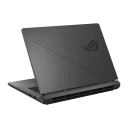 ASUS ROG Strix G16 1TB gris, vue arrière gauche: couvercle avec logo ROG gravé, ligne diagonale et grilles de ventilation