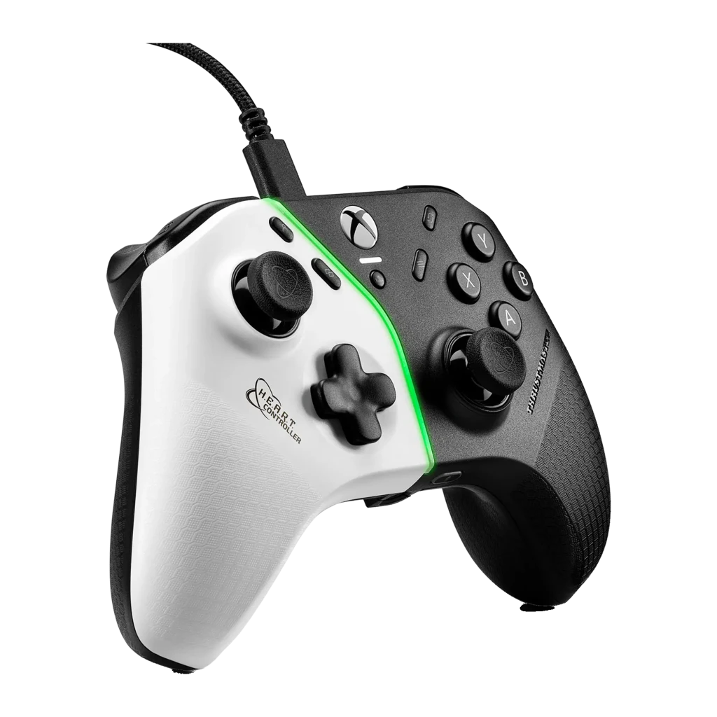 Thrustmaster Gamepad H.E.A.R.T. Noir et Blanc PC/Xbox, vue avant: design bicolore avec bande LED verte centrale et câble - Ítem1