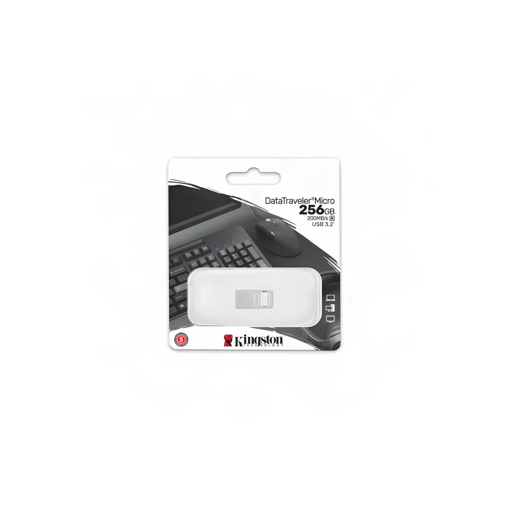 Kingston DataTraveler Micro 256GB Argent, emballage face avant: boîte avec clé USB argentée, clavier et souris en fond
