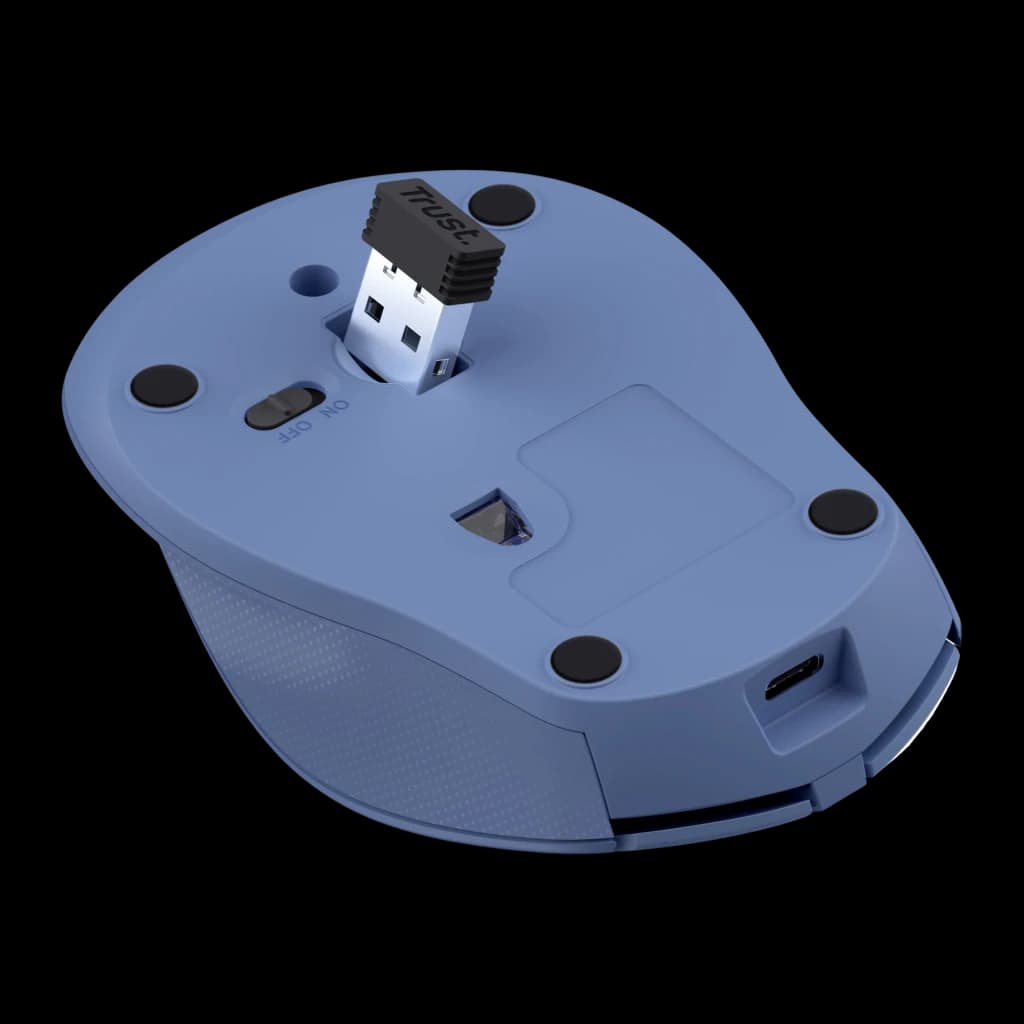 Trust Zaya 1600 DPI Bleu, vue du dessous: récepteur nano USB sorti, interrupteur ON/OFF et port USB-C de charge