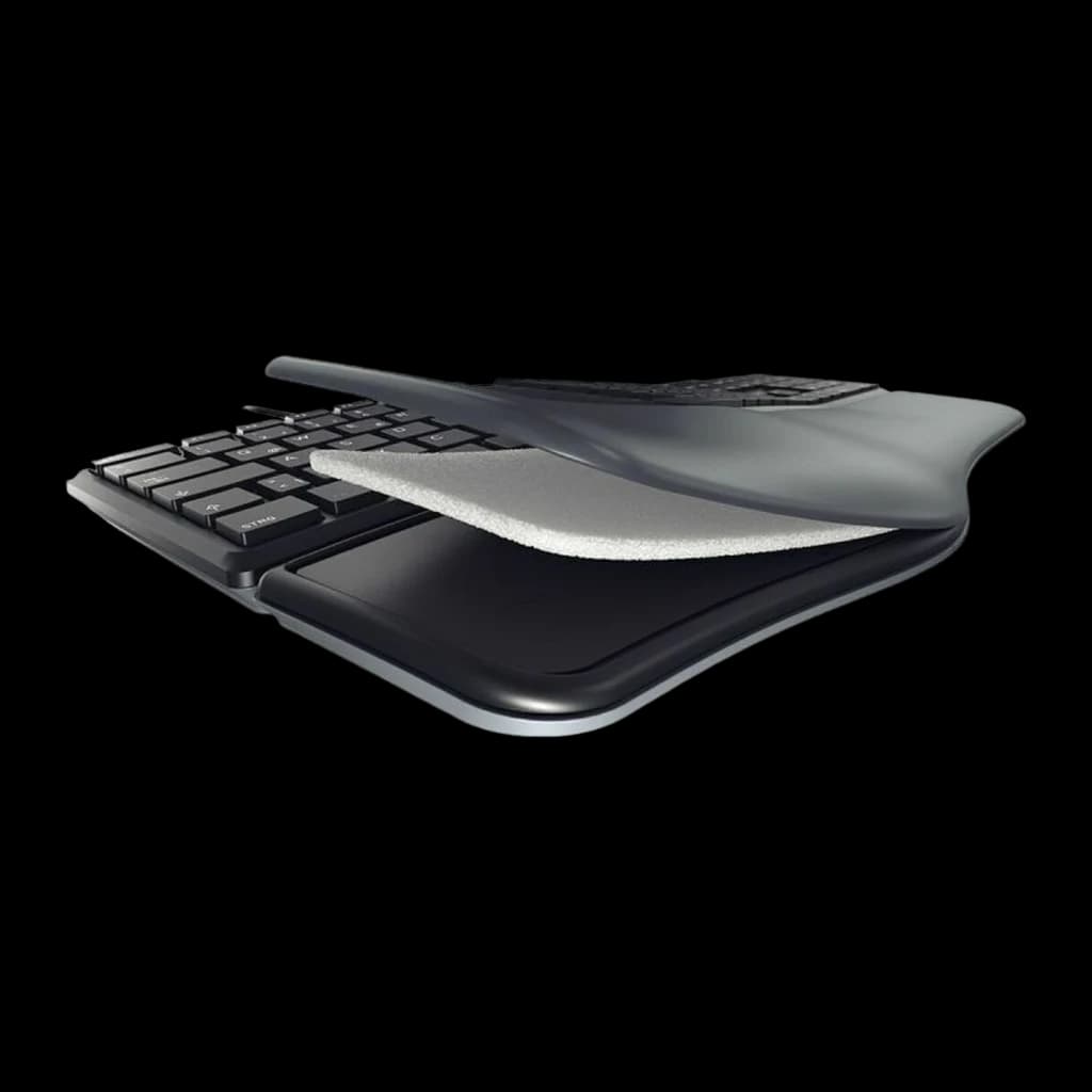 CHERRY KC 4500 ERGO USB QWERTY negro, detalle reposamanos: funda extraíble levantada mostrando relleno interior