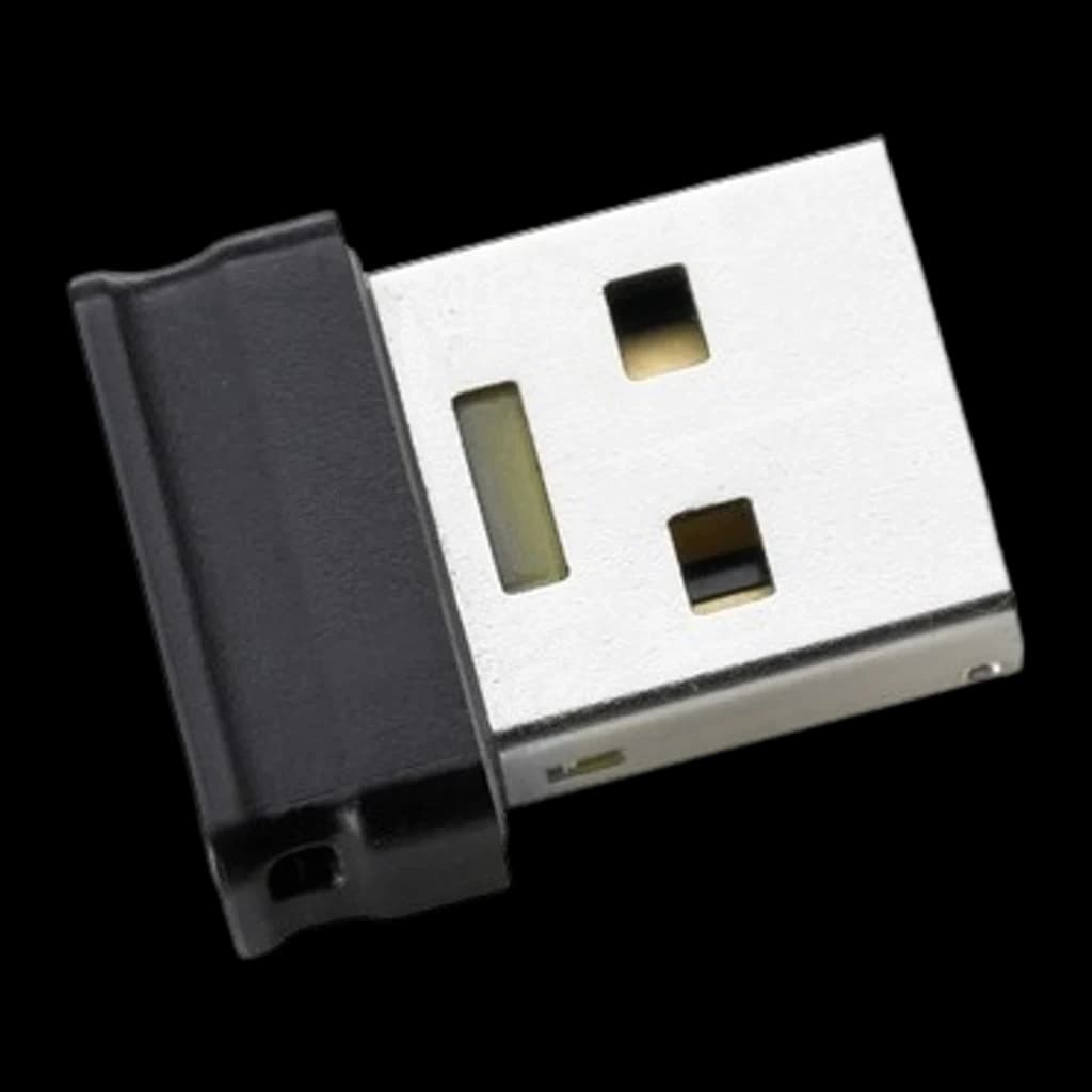 Intenso Micro Line 4GB noir, vue en angle: connecteur USB métallique exposé et capuchon noir détaché