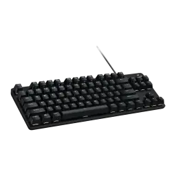 Logitech Teclado G413 TKL SE Negro, vista en perspectiva: ángulo frontal izquierdo mostrando perfil bajo y cable USB