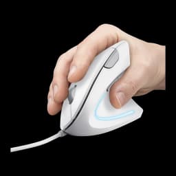 Trust Souris verticale ergonomique Verto Blanc, en main: prise naturelle avec éclairage bleu et câble blanc visible