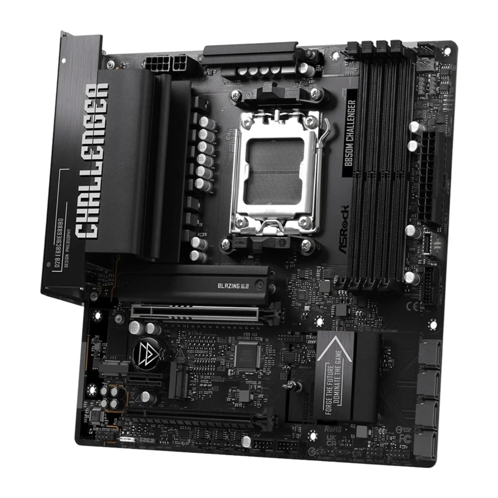 ASRock B850M Challenger Micro ATX 256GB, vue avec boîte: carte mère AM5 en angle aux côtés de son emballage noir et orange - Ítem2