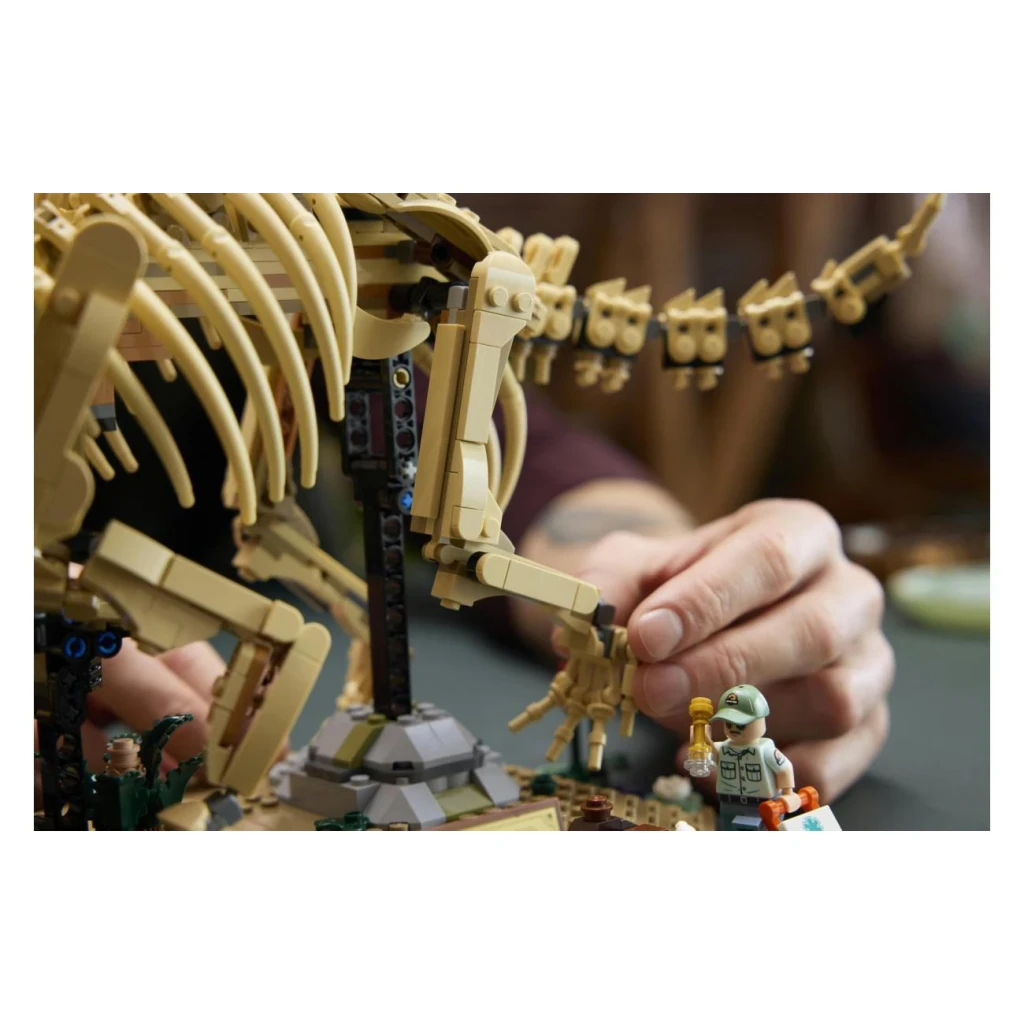 LEGO Jurassic World 77985 Fósiles de Dinosaurio: Triceratops - detalle