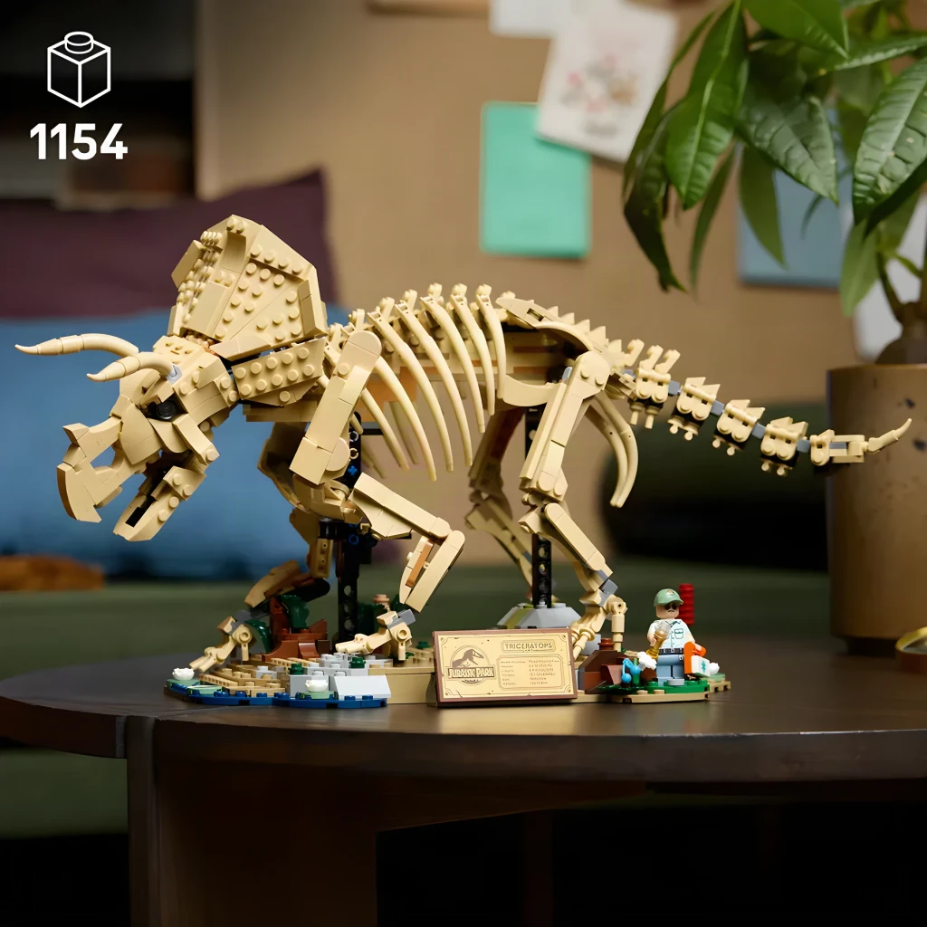 LEGO Jurassic World 77985 Fósiles de Dinosaurio: Triceratops - el número de piezas (1154) da una idea del tamaño y del tiempo
