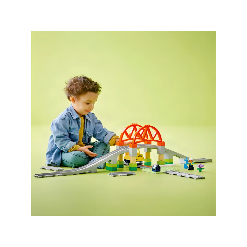 LEGO DUPLO 10426 Puente Ferroviario y Raíles - Set de Expansión multicolor - vista principal - Ítem4