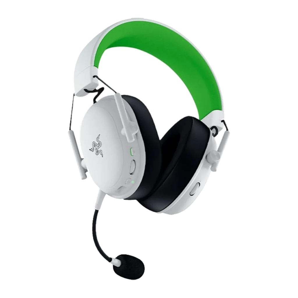 Razer BlackShark V3 X HyperSpeed Blanc, vue de face: arceau vert, coussinets noirs et microphone flexible - Ítem1