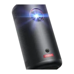 Anker Nebula Capsule 3 Laser 16GB noir, vue en angle: objectif projetant un faisceau laser actif