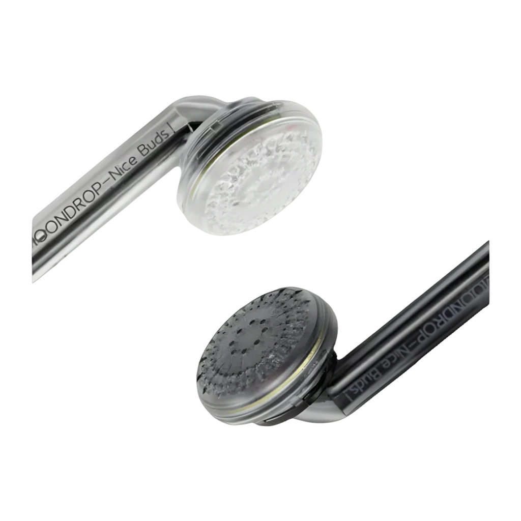 Auriculares Moondrop Nice Buds com conchas translúcidas e pretas, driver 15,4 mm, conector 3,5 mm e cabo. Design leve tipo earbud, detalhe dourado discreto.