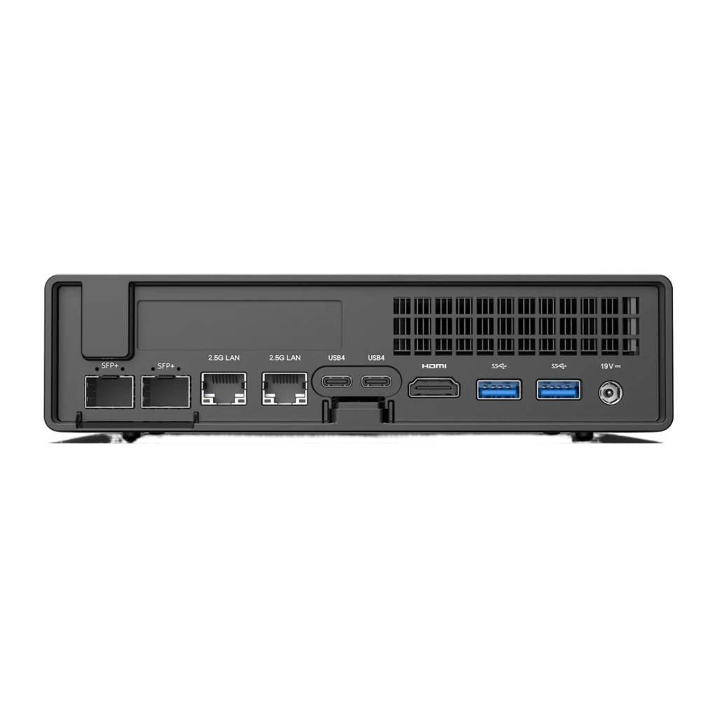 Minisforum Mini PC MS-01 i9-13900H Barebone noir, panneau arrière: ports SFP+, 2.5G LAN, USB4, HDMI, USB-A et connecteur