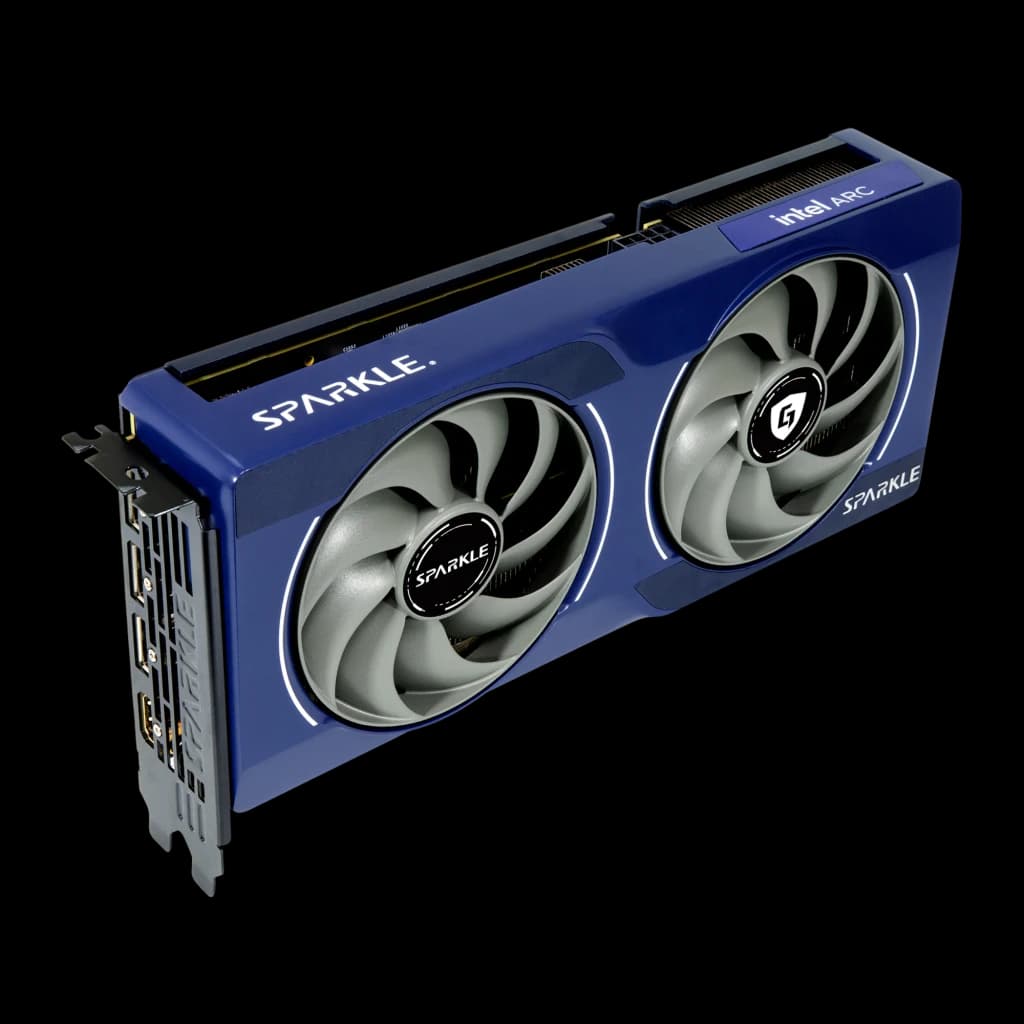 Sparkle Arc B570 Guardian Bleu et gris, vue angulaire avant: carénage bleu avec deux ventilateurs gris et logo Intel ARC