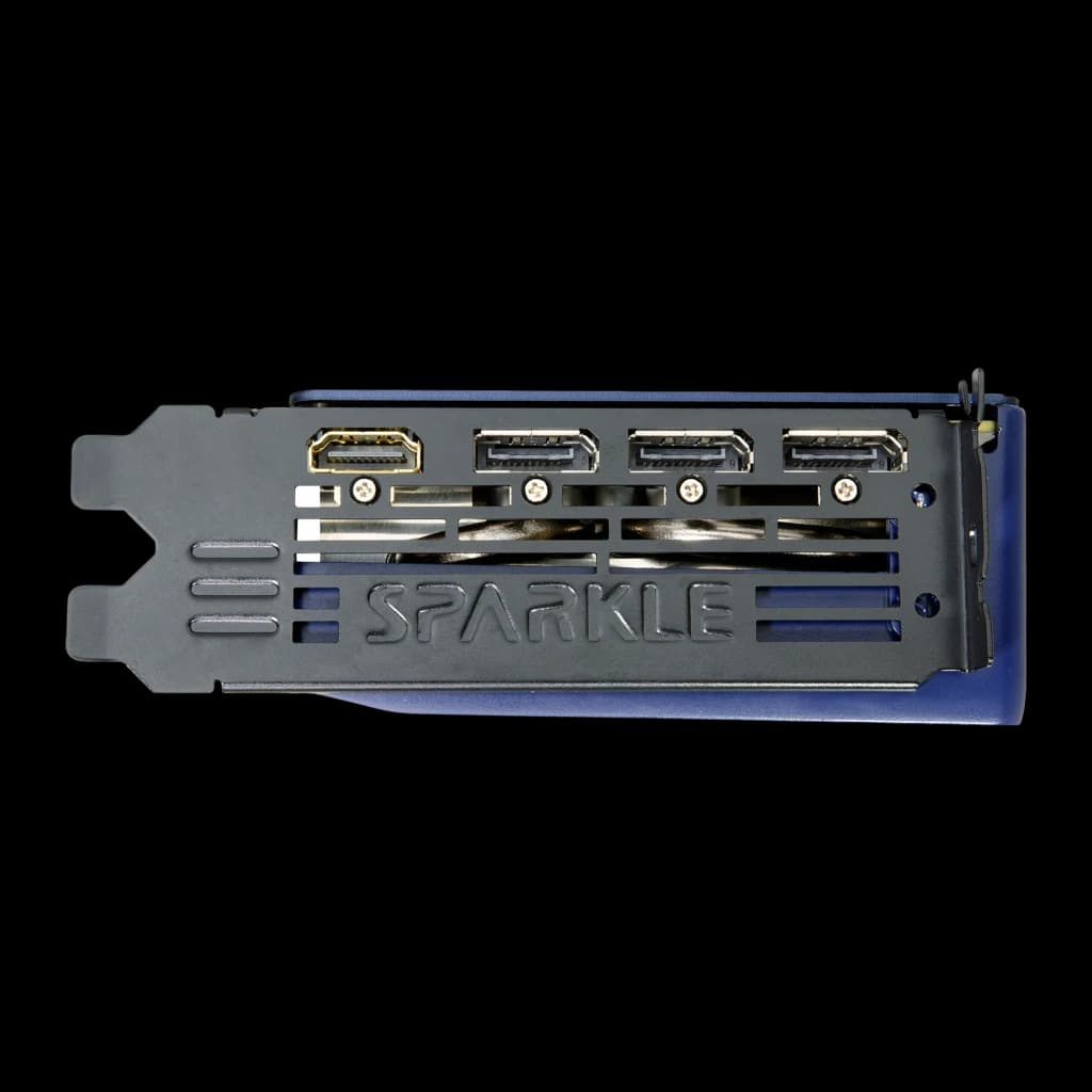 Sparkle Arc B570 Guardian bleu et gris, vue arrière: équerre avec 1 HDMI et 3 DisplayPort, logo Sparkle gravé