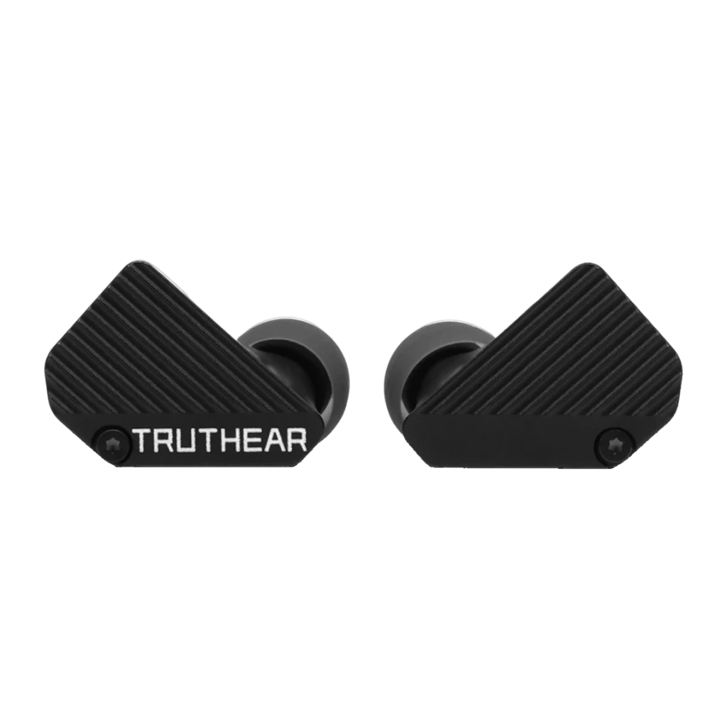 Truthear PURE preto, vista frontal: ambos os IEM com carcaça estriada e logótipo TRUTHEAR visível