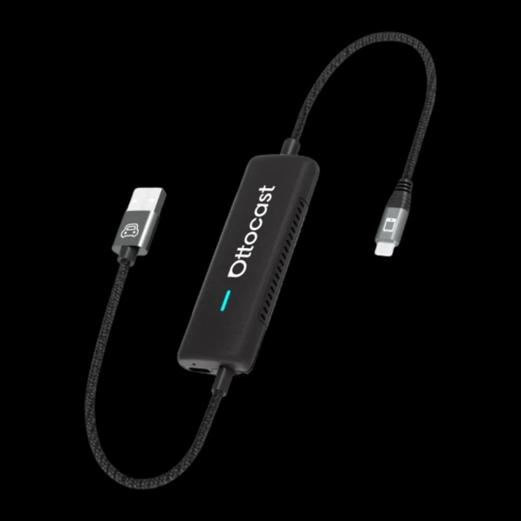 Adaptador CarPlay sem fios Ottocast Preto Táctil CA450-T, vista frontal: corpo alongado com logo, LED azul e cabo trançado