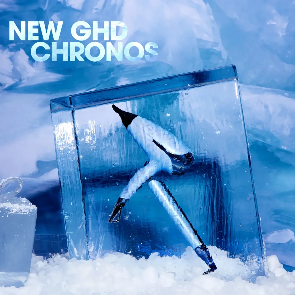 GHD Chronos + Helios Iced Luxe Gift Set azul gélido, campanha: chapinha emergindo de bloco de gelo com texto New GHD Chronos