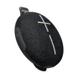 Altavoz Bluetooth Logitech UE Miniroll IP67 12h Negro, vista frontal en ángulo: rejilla textil, botones laterales y clip