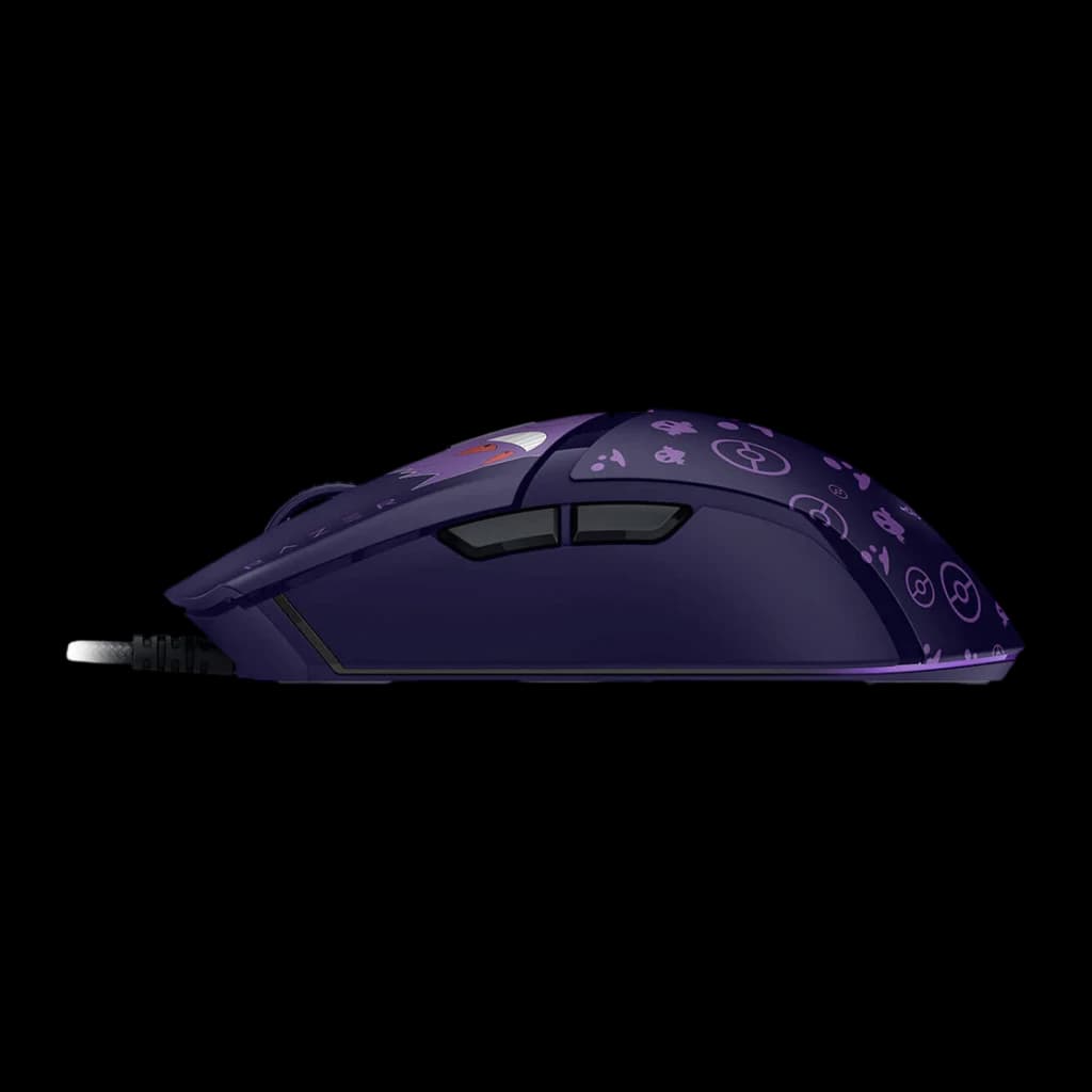 Razer Cobra Pokémon Gengar Edition violet, vue latérale: motif Gengar sur la coque, boutons latéraux et câble tressé