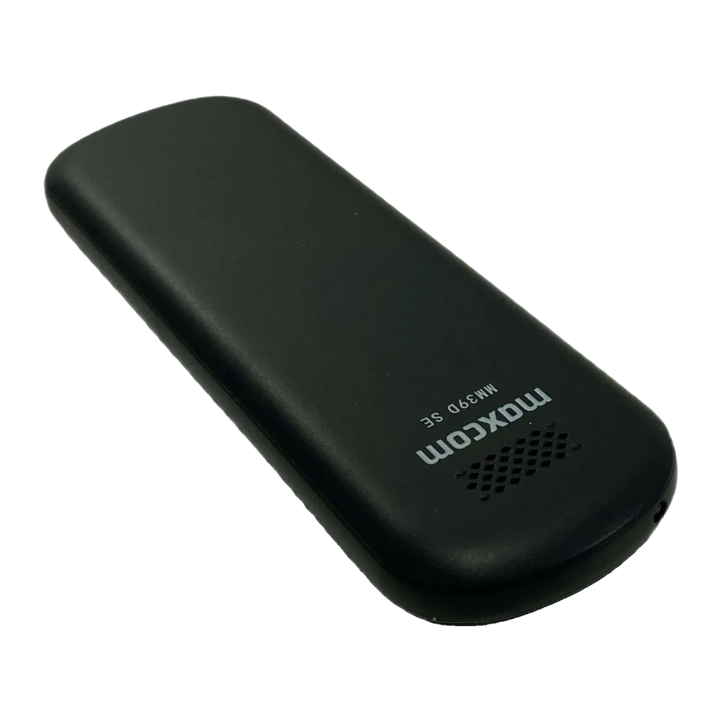 Maxcom MM39D SE 4G negro, vista trasera en ángulo: tapa posterior mate con logo Maxcom y altavoz