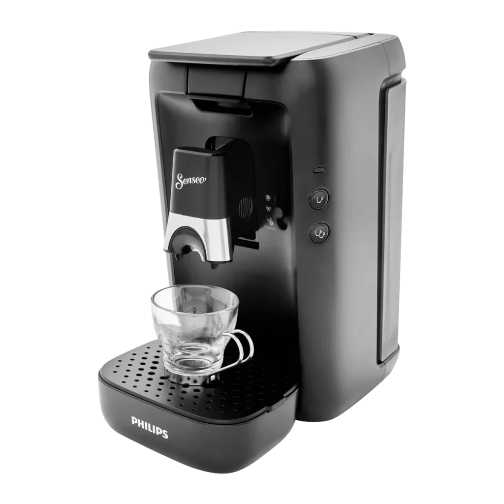 Philips Cafetière Senseo Maestro CSA260/60 noir, vue latérale: angle trois quarts avec tasse en verre sur plateau perforé