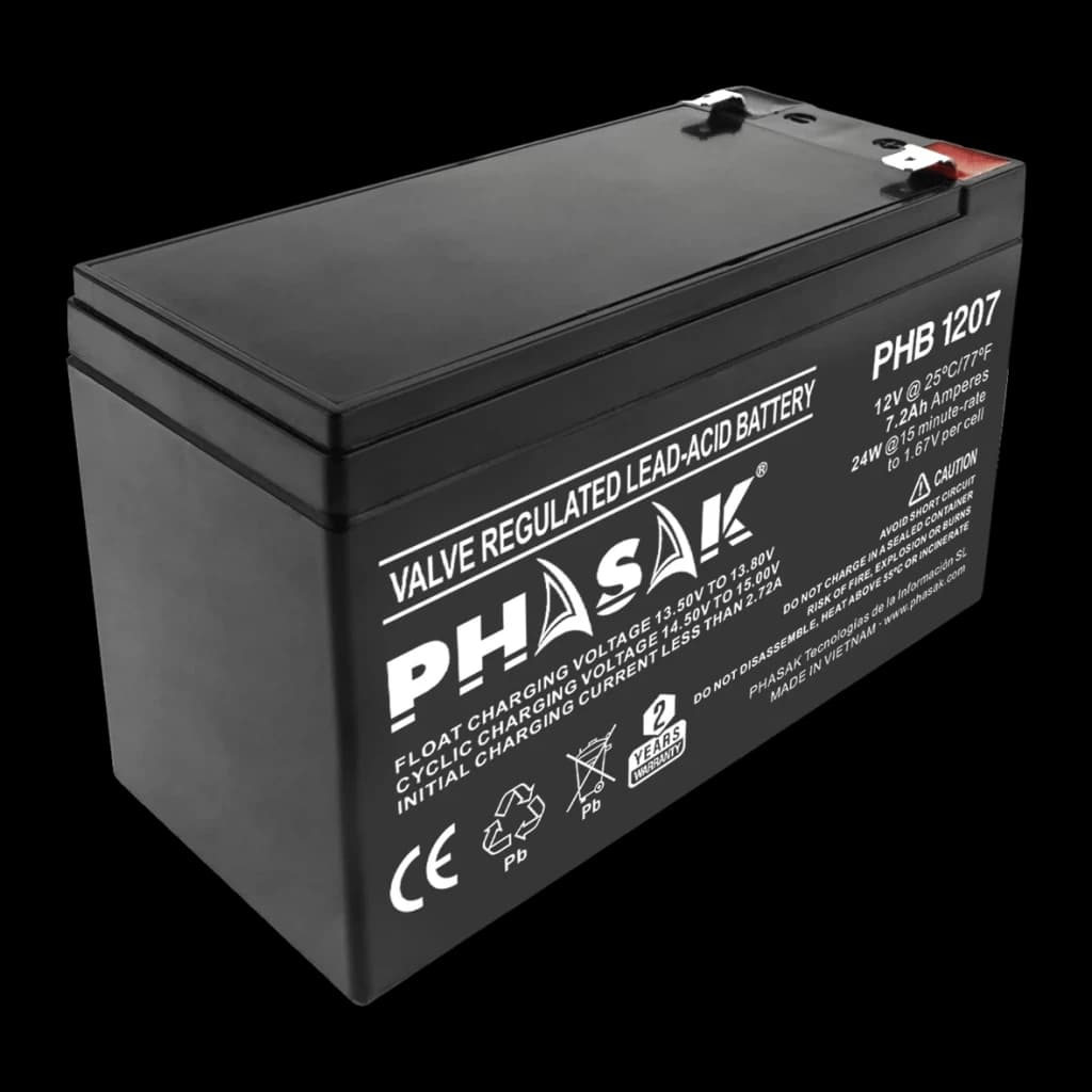 Bateria para UPS Phasak PHB 1207 12V 7Ah VRLA Preto, detalhe: etiqueta frontal com especificações e terminais em ângulo