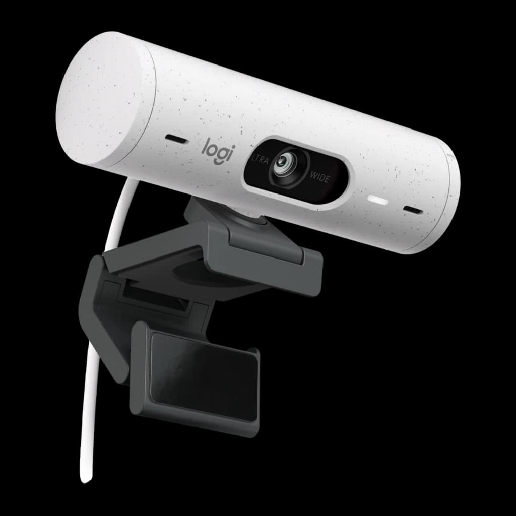 Webcam Logitech Brio 500 Full HD Blanc Cassé, détail: objectif ultra wide et clip de fixation gris foncé en angle frontal