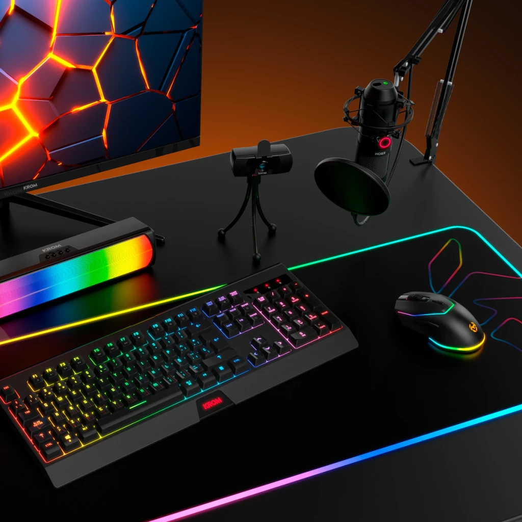 Pack Gaming Krom Kabala Inalámbrico Membrana 4800 DPI RGB Español Negro, en uso: teclado y ratón RGB sobre escritorio gaming