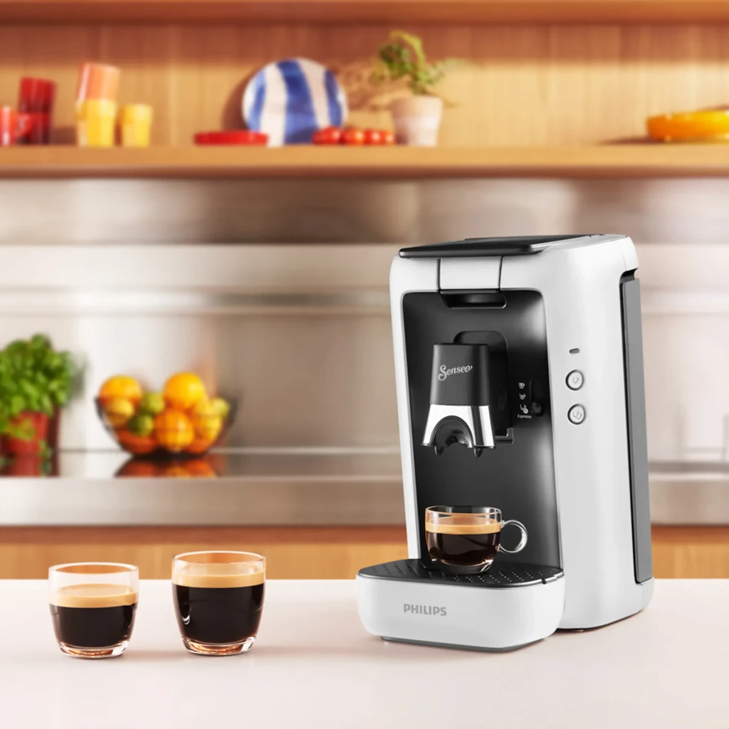 Cafetière à dosettes Philips Senseo Maestro CSA260/10 1,2L 1450W Blanc, vue latérale en cuisine: trois tasses d'expresso