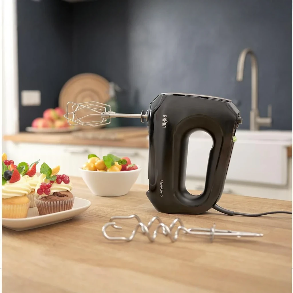 Batidora de varillas Braun MultiMix 2 HM 2110 500W 4 velocidades Negro, escena cocina: accesorios varillas y ganchos
