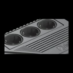 UPS Riello iPlug SE 600VA Linha Interativa 360W Preto, detalhe: três tomadas Schuko no painel superior com grades