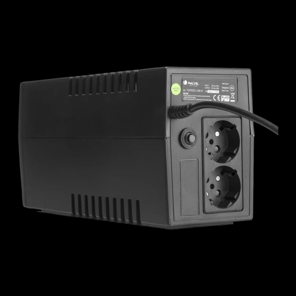 Onduleur NGS Fortress 1200 V3 Offline 1200VA 480W Noir, détail arrière: deux prises Schuko, interrupteur et étiquette