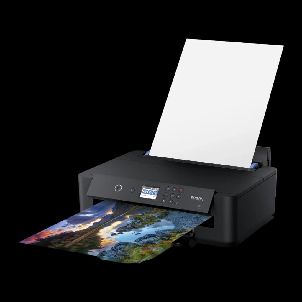 Impressora de jato de tinta Epson Expression Photo HD XP-15000 Preto, detalhe: bandeja com foto de paisagem impressa e folha