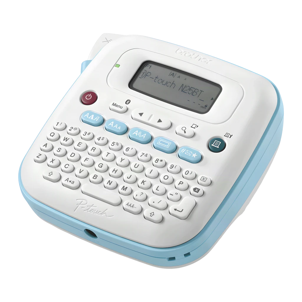 Impresora de etiquetas Brother PT-N25BT Color Bluetooth, detalle: teclado QWERTY, pantalla LCD y botón de encendido rojo