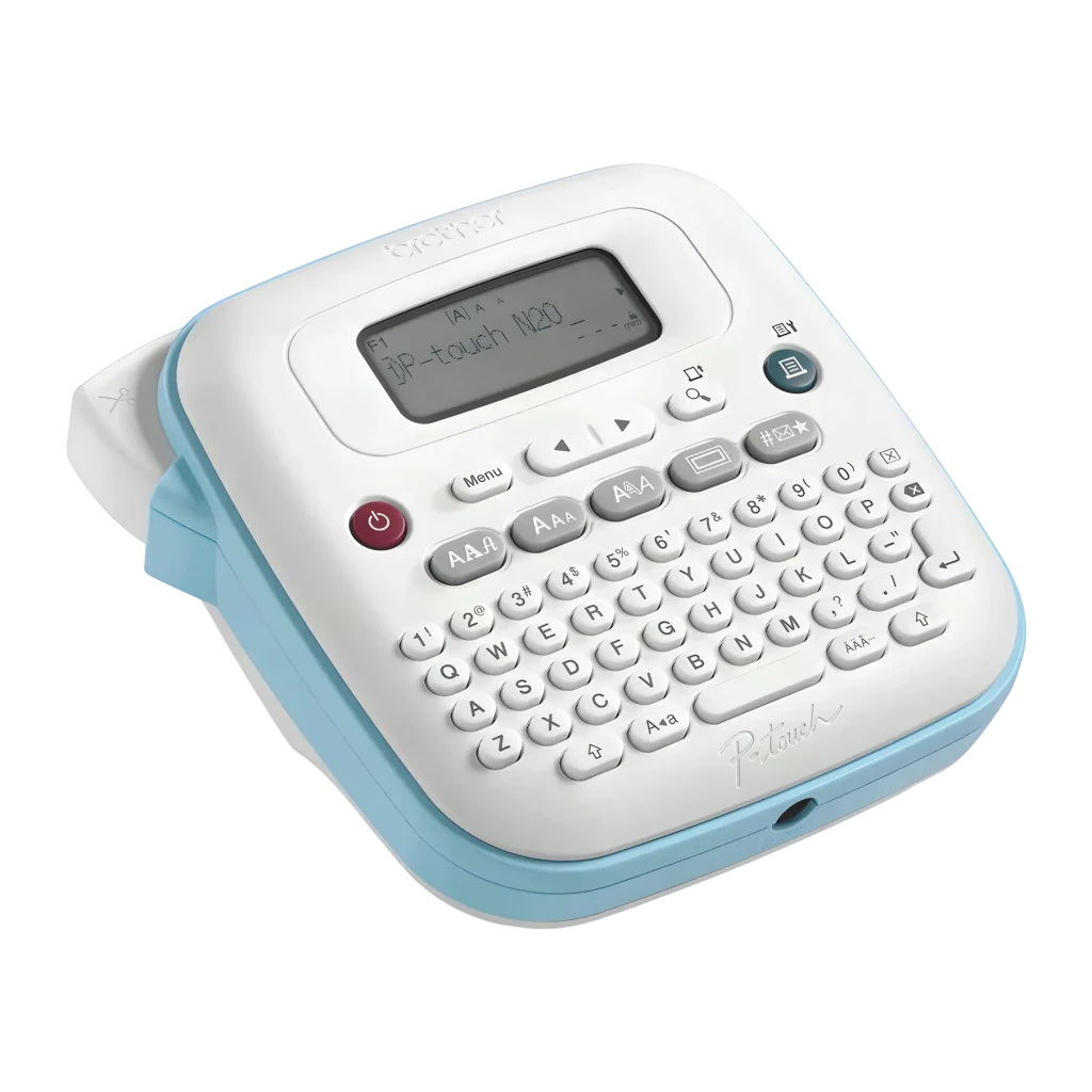Imprimante d'étiquettes Brother PT-N20 Bleu/Blanc, détail: clavier QWERTY, écran LCD et bouton d'alimentation rouge vus