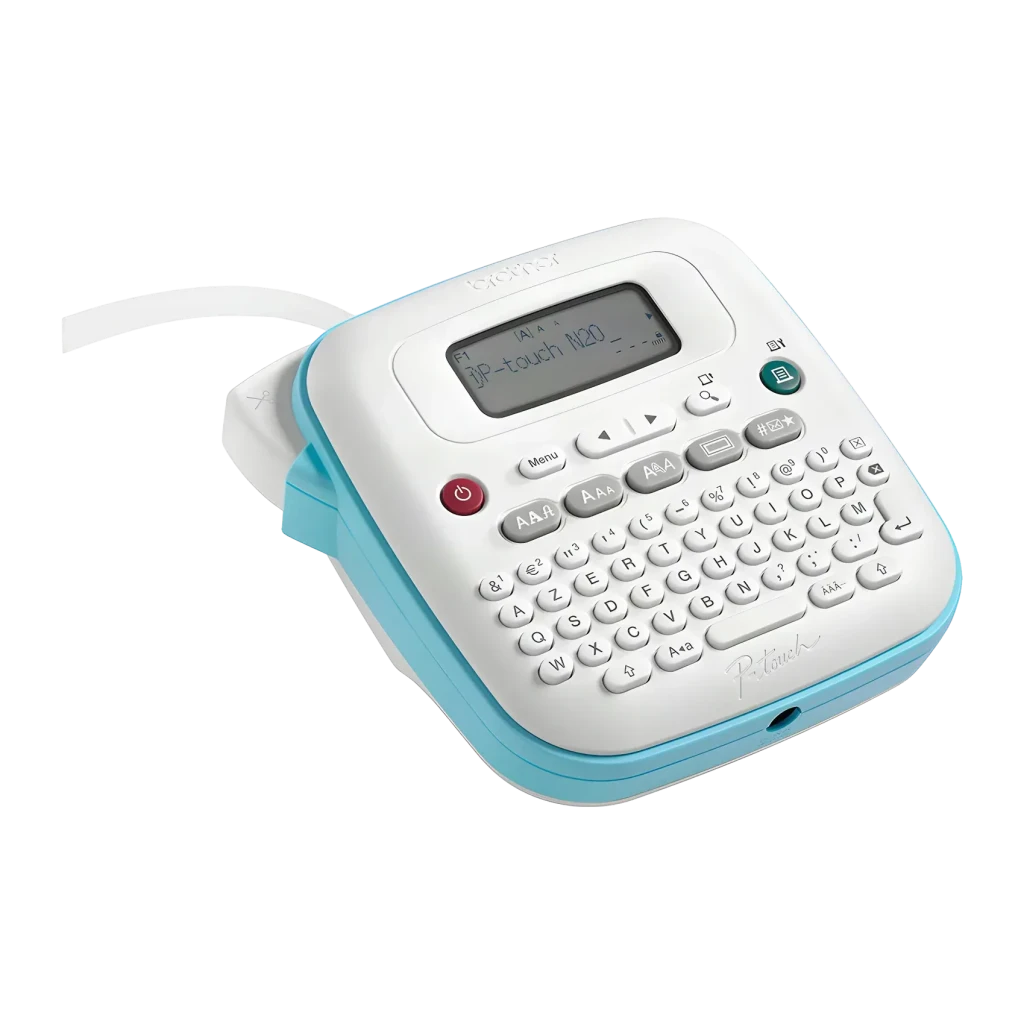 Imprimante d'étiquettes Brother PT-N20 Bleu/Blanc, détail: clavier QWERTY, écran LCD et câble d'alimentation visibles