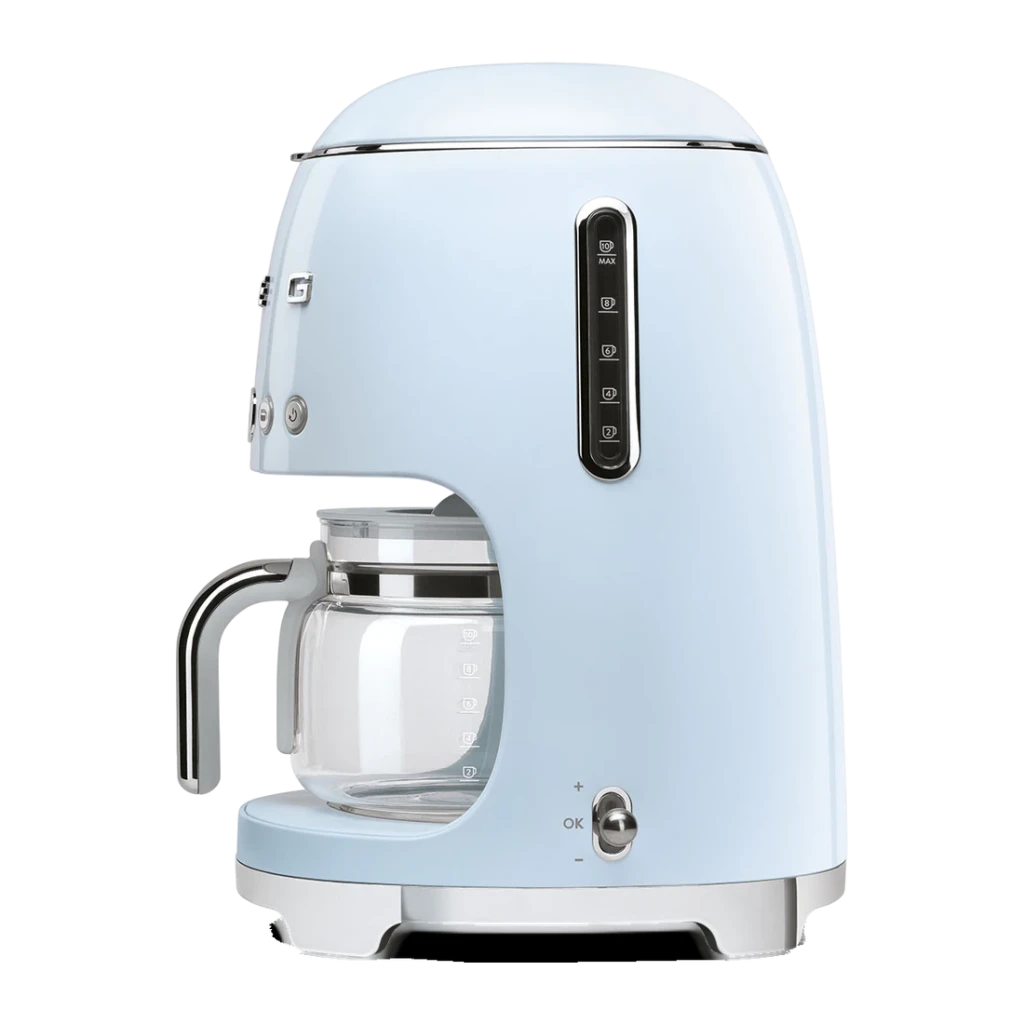 Cafetière filtre Smeg 1,4L 10 tasses 1050W Bleu DCF02PBEU, détail latéral: indicateur de niveau gradué en tasses et bouton