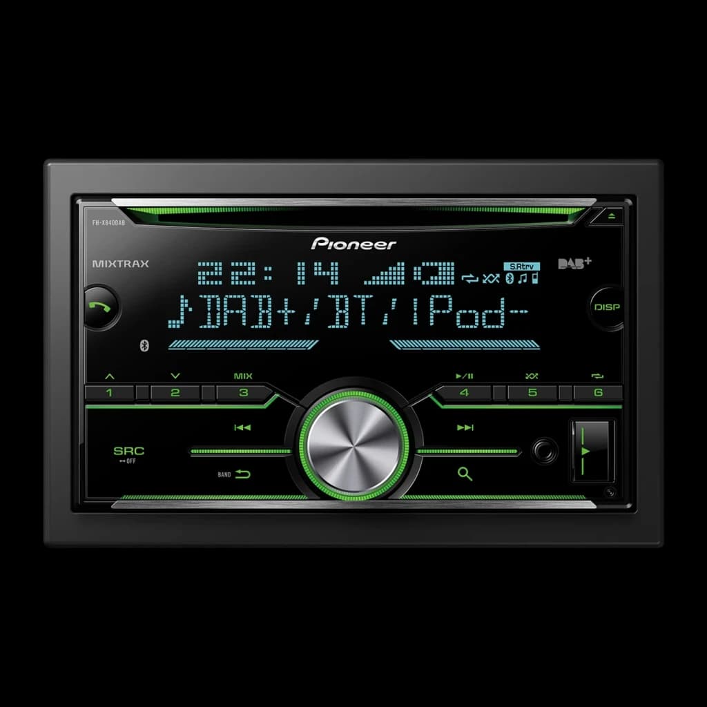 Autoradio Pioneer Noir 2DIN FH-X840DAB, vue de face: écran bleu affichant DAB+/BT/iPod et boutons rétroéclairés en vert