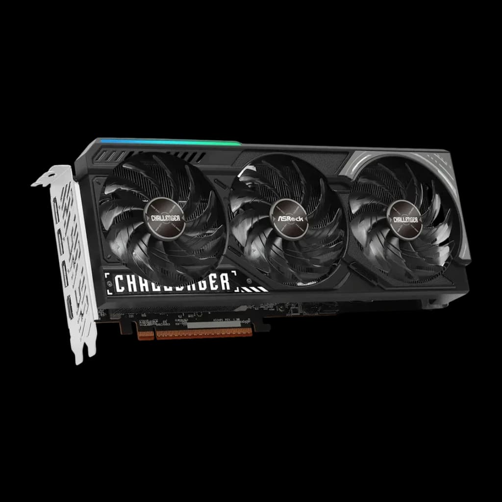 ASRock Radeon RX 9070 Challenger 16 Go GDDR6, détail: vue en angle avec trois ventilateurs, bandeau RGB et inscription
