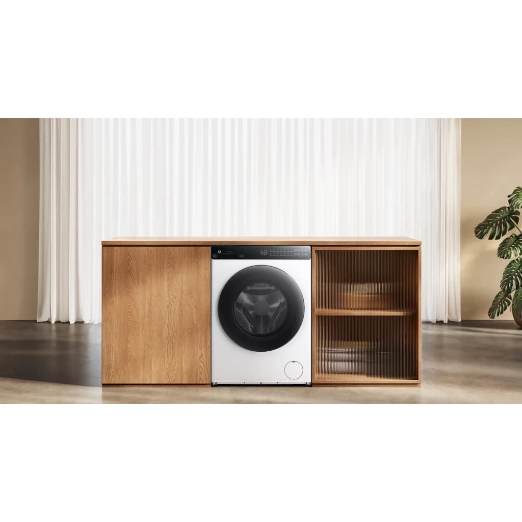 Lavadora-secadora Xiaomi Blanco QMP4656EU, vista frontal: integrada en mueble de madera con puerta negra y panel de control