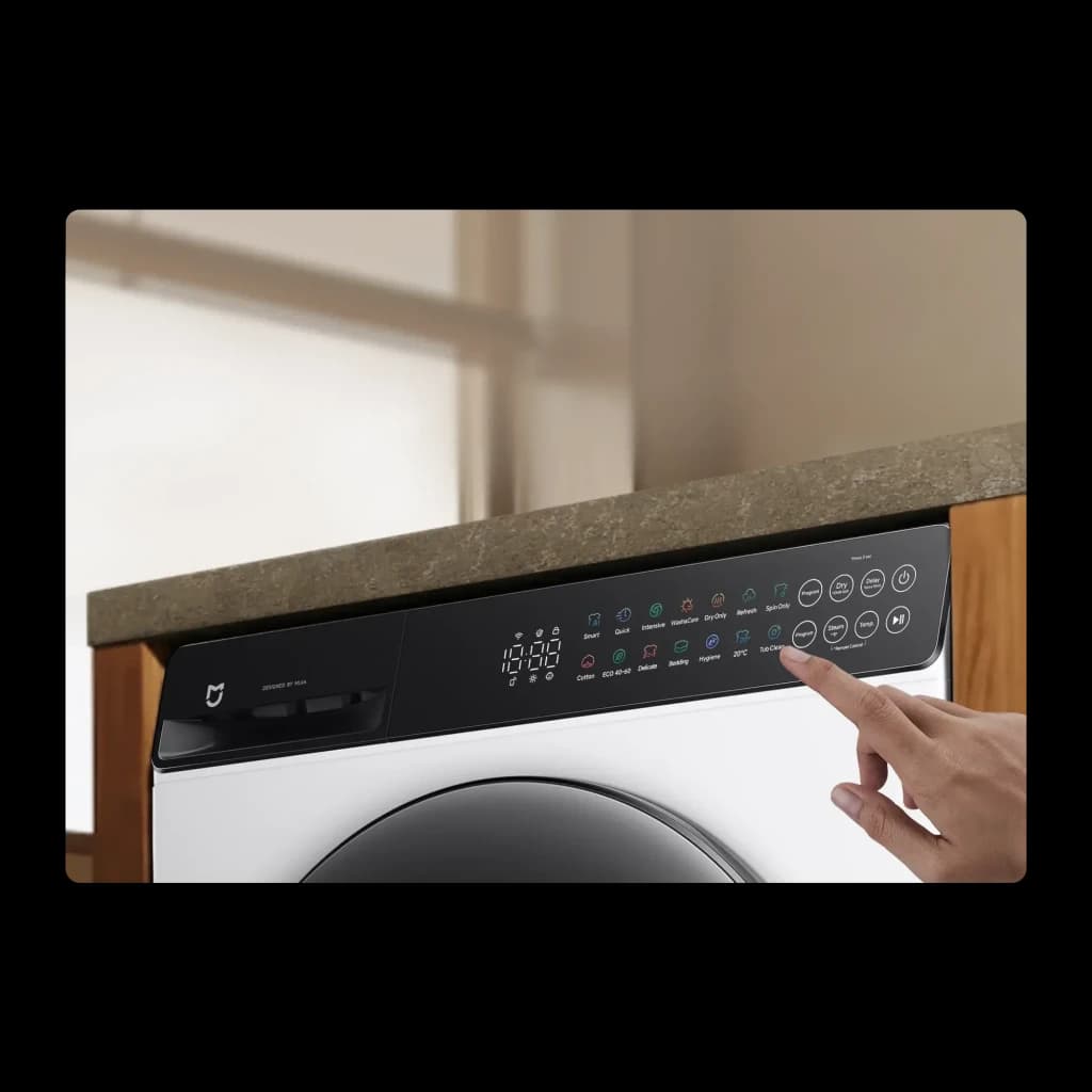 Lavadora-secadora Xiaomi Blanco QMP4656EU, panel de control: pantalla LED, botones de programas y dedo señalando