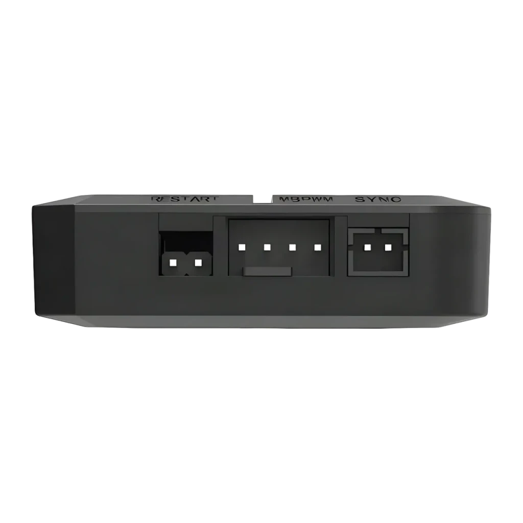 Controlador de ventiladores Darkflash RC2 RGB PWM 5 conectores ventilador Negro, detalle: parte trasera con puertos RESTART