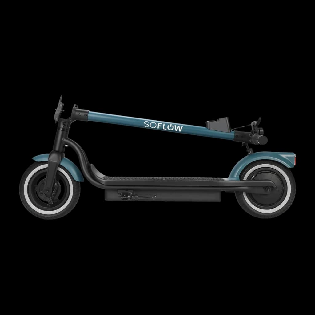 Trottinette électrique SoFlow SO2 Air Max 17.4Ah 500W 80km 20km/h, détail latéral: logo SoFlow sur tube bleu, pneus flancs