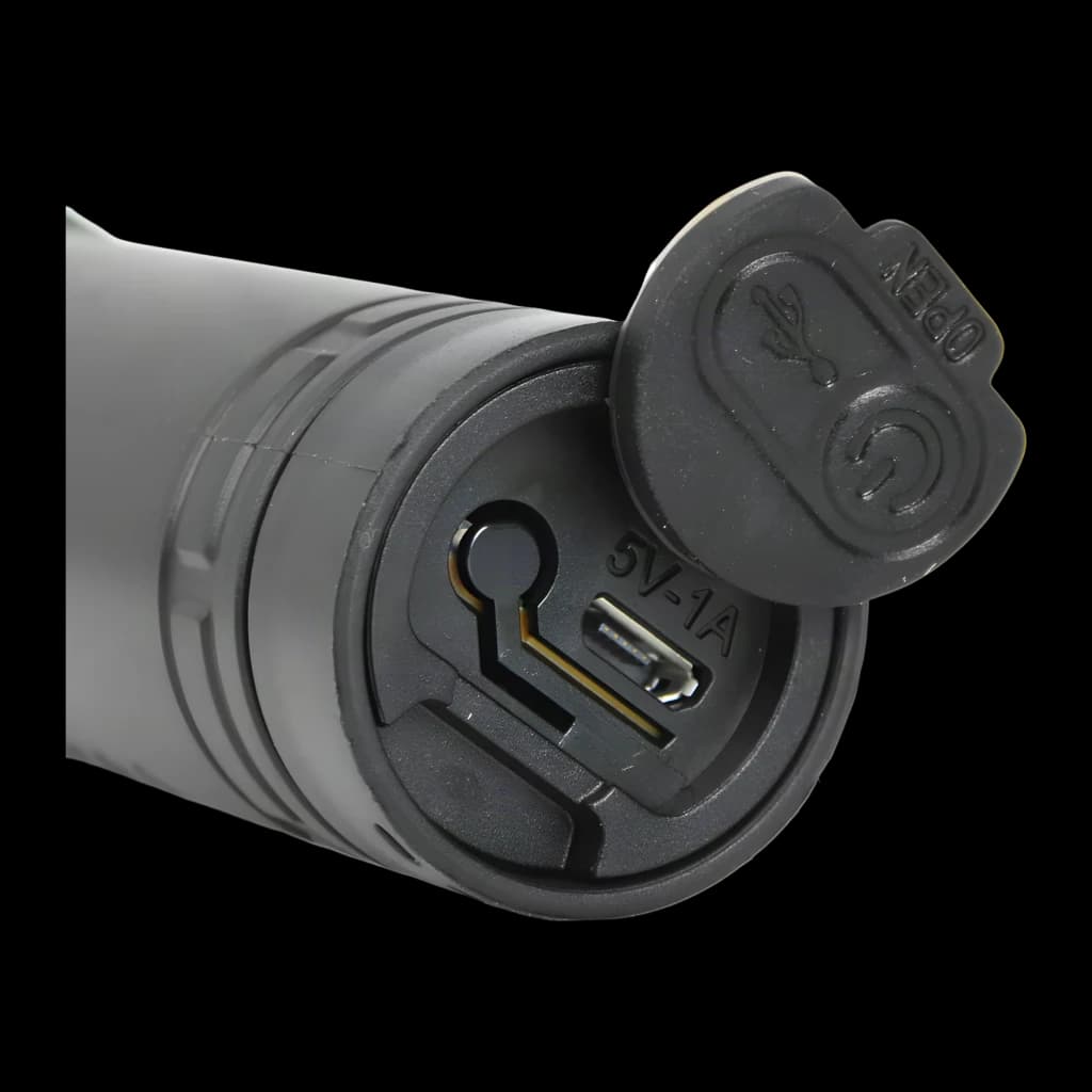 Lanterna LED Superfire Preto Recarregável USB 124 lúmens 219 m S33-A, detalhe: porta micro USB 5V-1A com tampa protetora