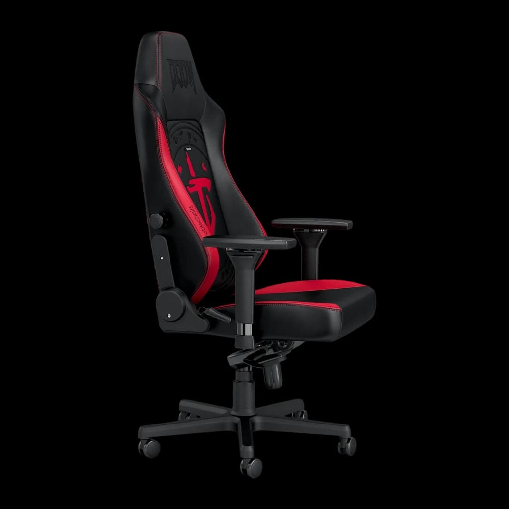 Chaise Gaming Noblechairs Hero DOOM Edition Noir/Rouge Simili Cuir 4D 150 kg, détail: logo Doom Slayer rouge sur dossier