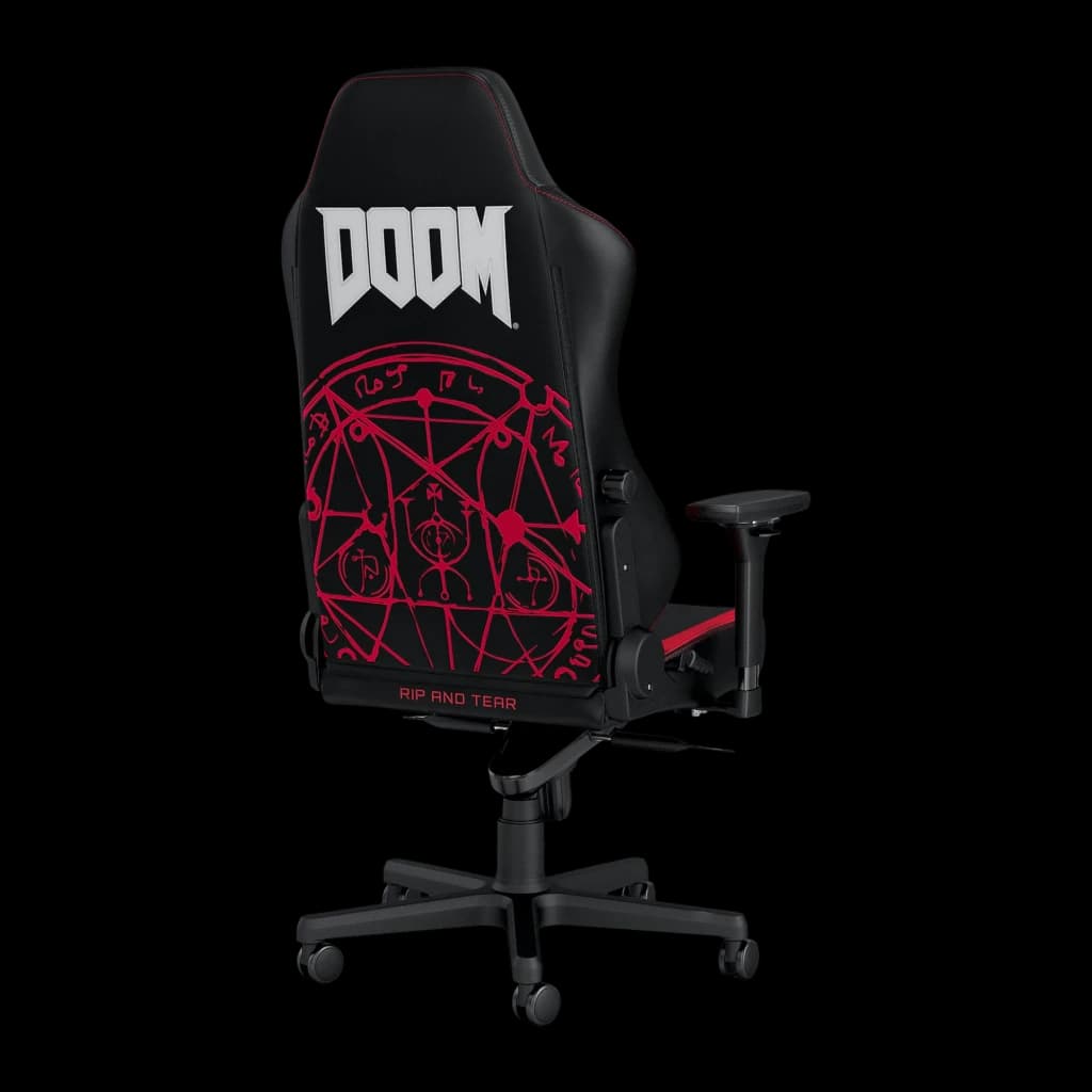 Chaise Gaming Noblechairs Hero DOOM Edition Noir/Rouge Simili Cuir 4D 150 kg, vue arrière: logo DOOM, pentagramme rouge
