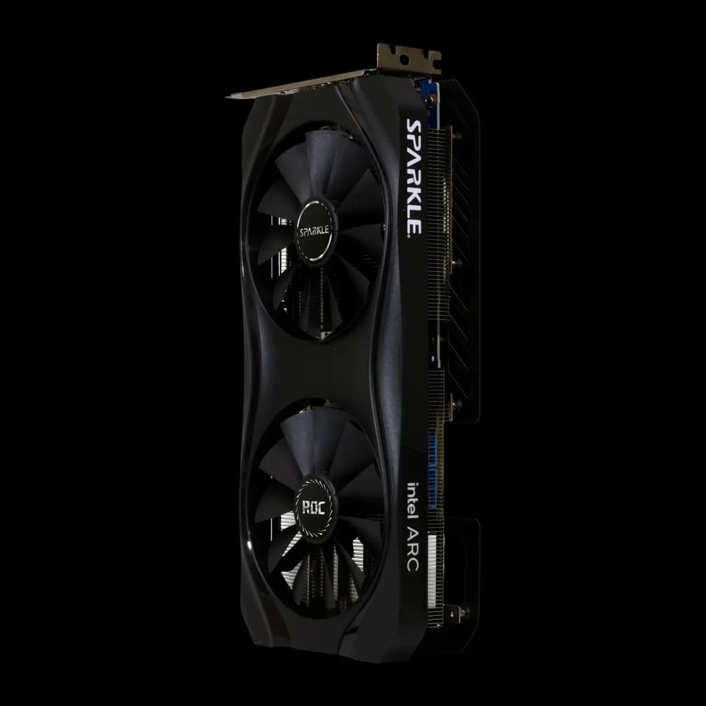 SPARKLE Arc A770 ROC OC Edition 16GB GDDR6 Negro, detalle: vista lateral con dos ventiladores, disipador y logo Intel ARC